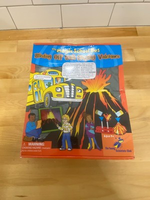 Magic School Bus Blasting Volcano Kit '' Blasting off with Erupting Volcanoes''