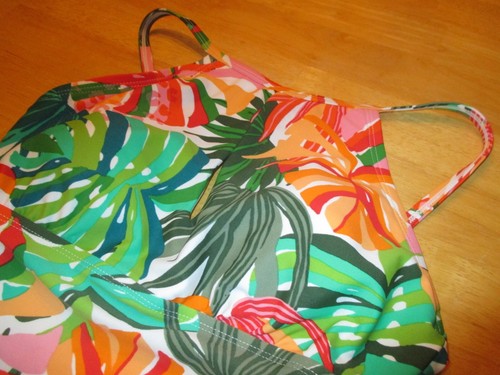Nuevo con etiquetas Traje de Baño Ellen Tracy Talla 6 Tropical Multicolor 1 Pieza FlatterGatherGathers - Imagen 4 de 24