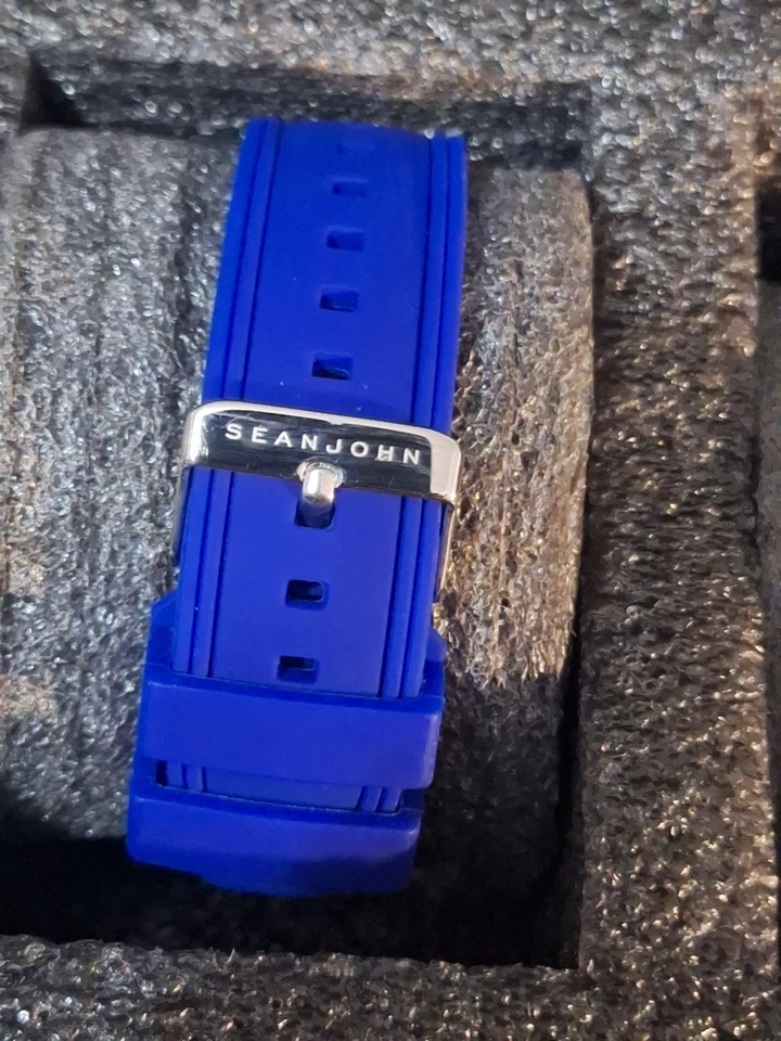 Reloj de cuarzo para hombre Sean John con bisel helado en excelente estado funcionando bien Foto 2 de 4