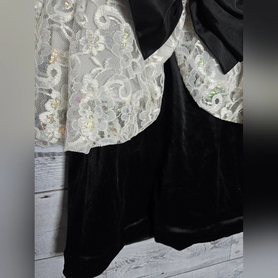 Vintage 80s Lace & Fineness Lace Black Velvet Dress Girls Size 7 - Image 3 of 4