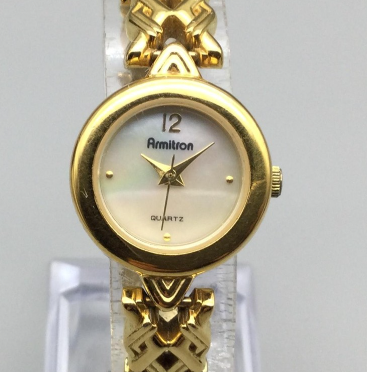 Vintage Armitron Gold Tone Ladies Watch 22mm MOP Dial New Battery