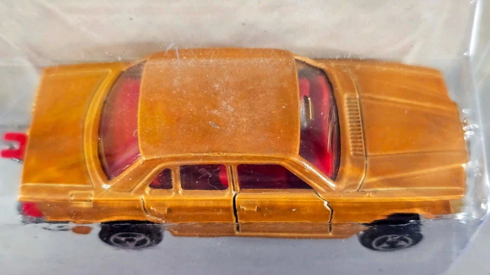 De colección Majorette Mercedes-Benz 450 SE / #249 / Caramelo / Hecho en Francia Foto 3 de 4