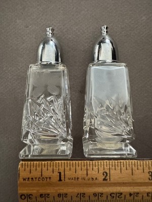 AMERICAN CUT CRYSTAL CORP FLOWER ETCHED SALT & PEPPER SHAKER MADE IN GERMANY