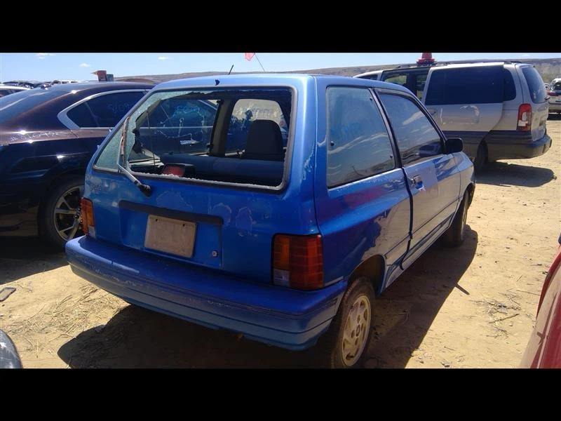 Puerta delantera derecha usada vidrio delantero se adapta a: Ford Festiva 1992 delantero derecho grado A Foto 4 de 4