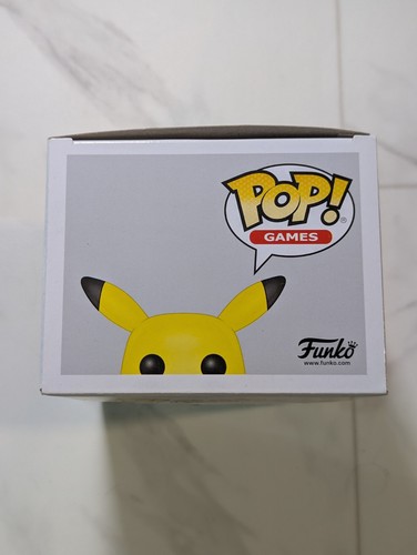 Funko Pop Pokémon Box Gamestop Flocked Pikachu squirtle Pokemon in Bochum - Bochum-Ost