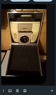 EIKI LC-120 LCD Desktop Beamer beige, S-Video/Composite, Lautsprecher, Japan