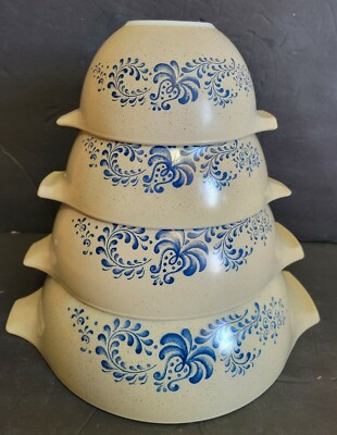 Set of 4 Vintage Pyrex Homestead Cinderella Nesting Mixing Bowls 441-444 Tan