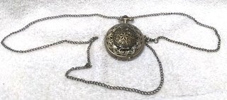 Pendant Watch Art Deco Picture Holder Front New Battery White Dial Works Great