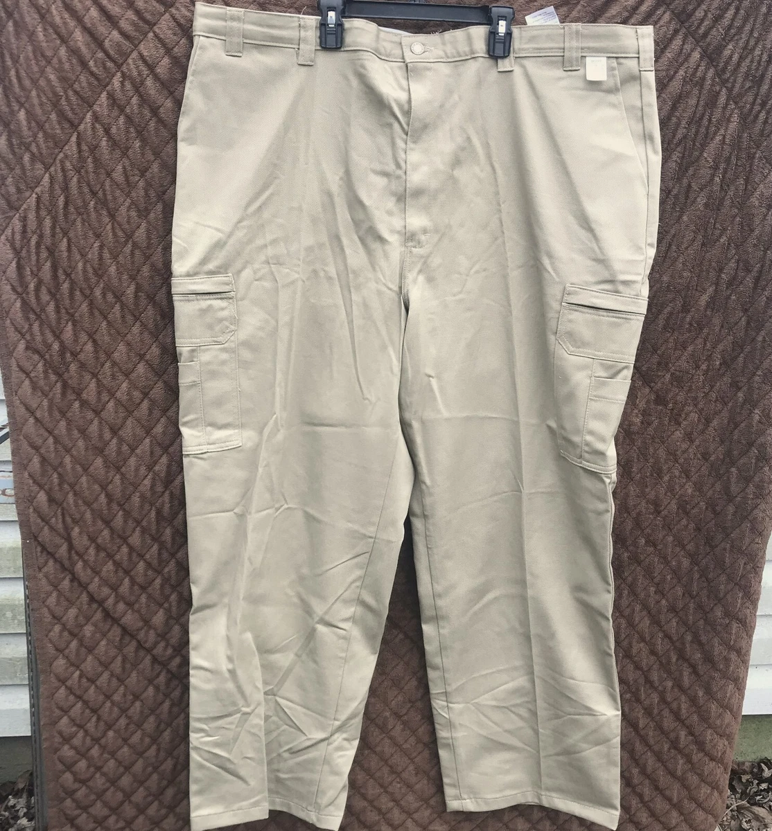 NWT Dickies Men s Industrial Cotton Cargo Pants Size 46x32 Beige Tan 46UU