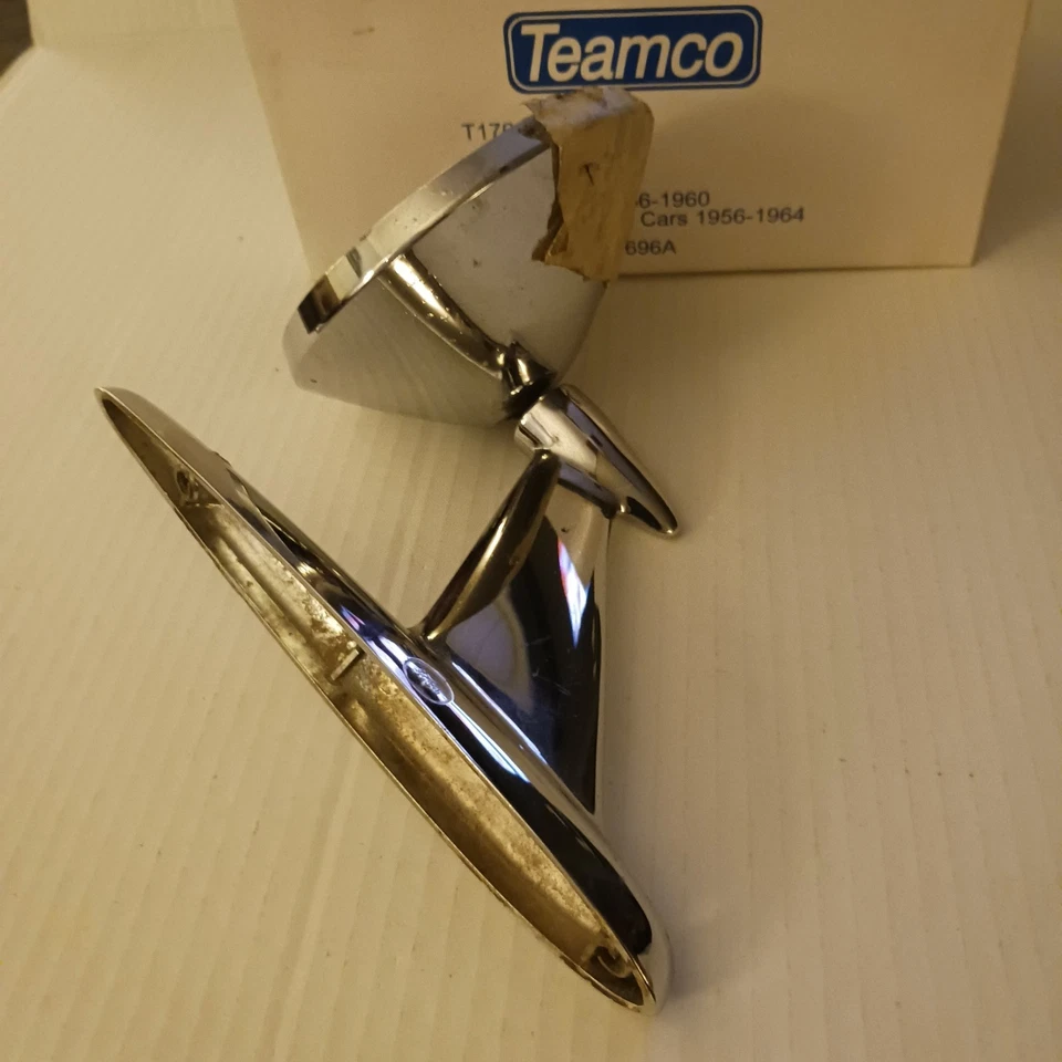 Espejo retrovisor exterior cromado Ford Thunderbird 1956-1960, OEM #B6A 17696A en caja, usado. Foto 4 de 4