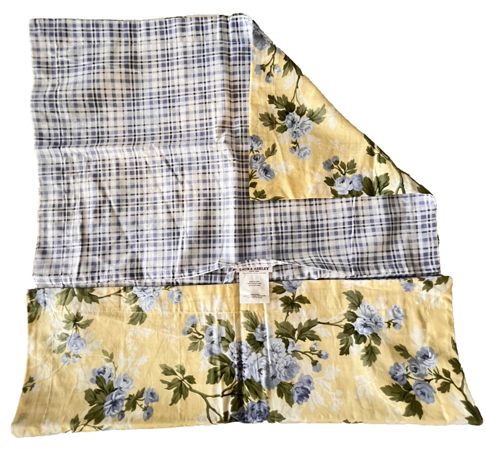 Juego 3 Almohadas a Cuadros Maybelle DE COLECCIÓN LAURA ASHLEY 2) Euro 30 x 30 1- Foto 2 de 4