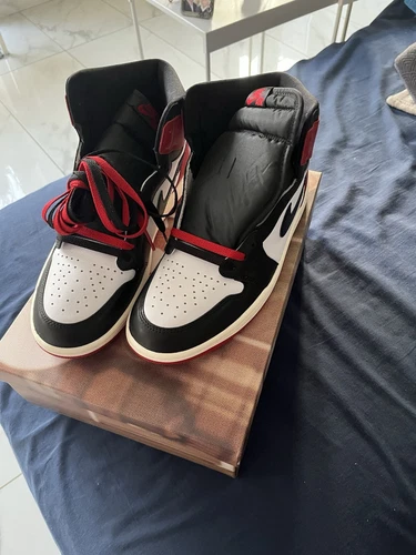 Air Jordan 1 Retro OG High Black Toe Reimmaginate (2025) Regno Unito 10