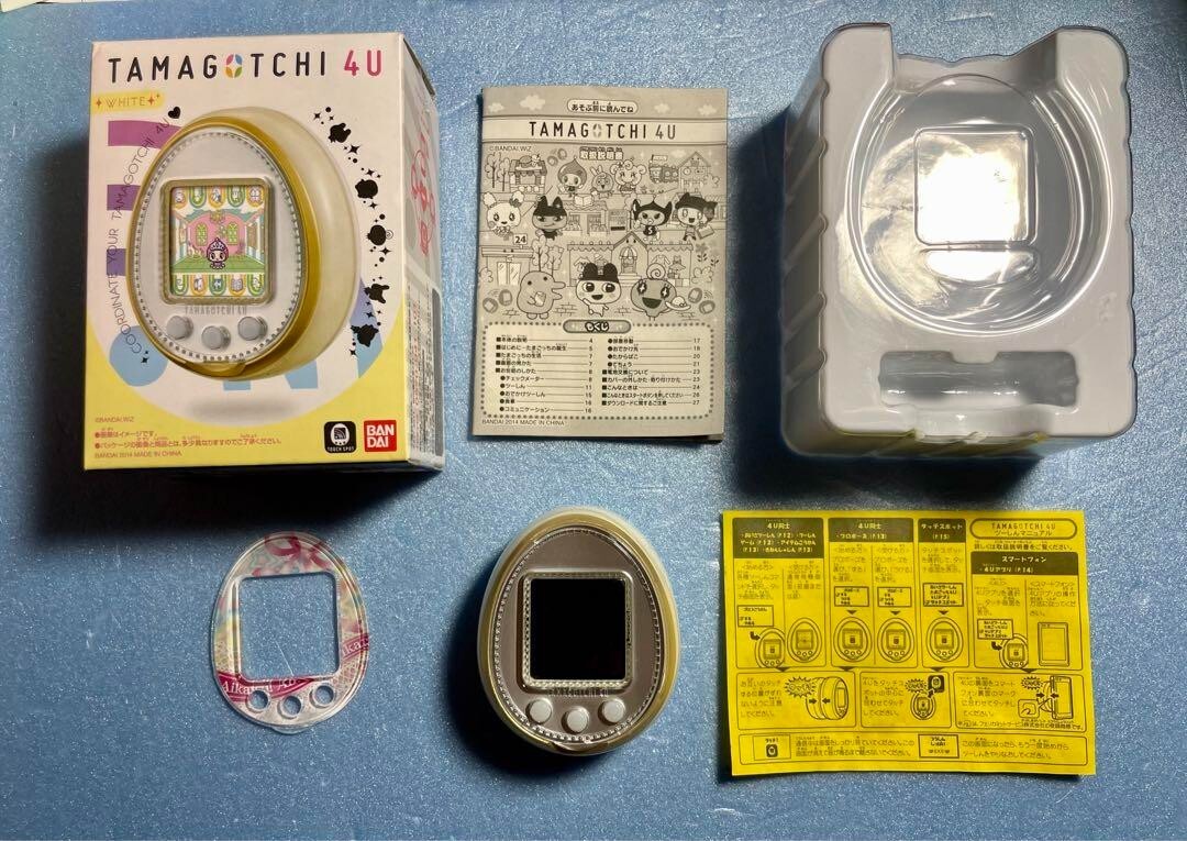 たまごっち 4U ホワイト TAMAGOTCHI バンダイ