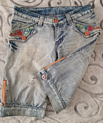 kurze Jeans von CLP, schön Verzierungen, gut erhalten, Größe 26 inch , 34/36 