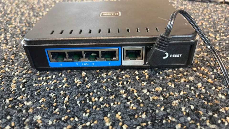 D-Link 4-Port 10/100 Wired Router for Home or Office..EBR-2310 - Image 3 of 3