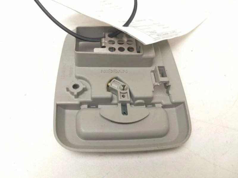 2005-2015 NISSAN XTERRA ЗАДНИЙ 2-Й РЯД КРЫШИ КУПОЛ СВЕТА OEM - Изображение 4 из 4