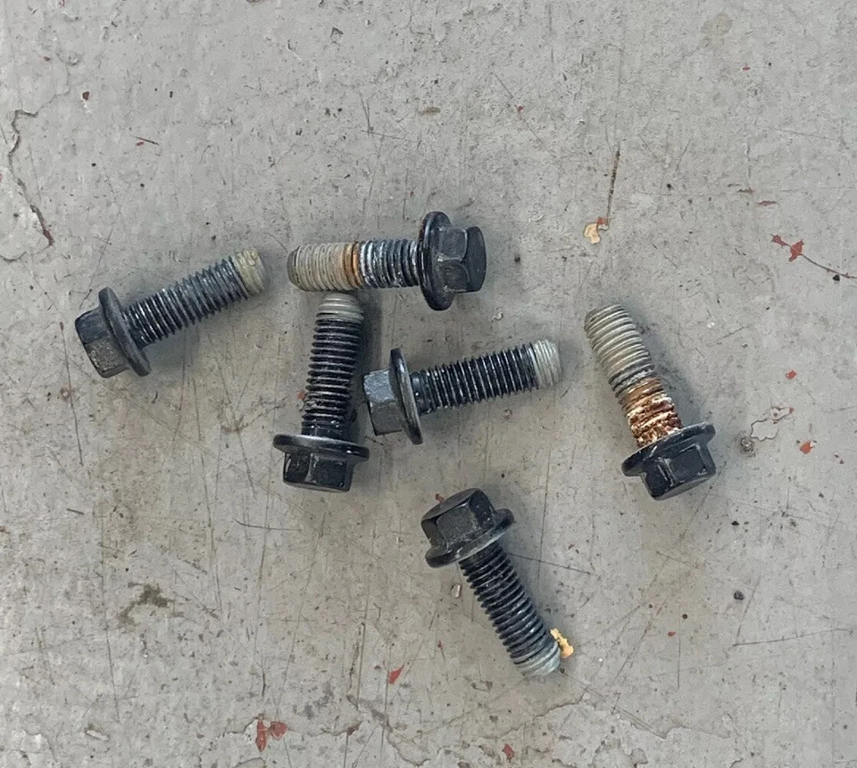 Vergalhão de barra de reforço traseiro VOLVO S80 2007-2016 FABRICANTE DE EQUIPAMENTO ORIGINAL - Imagem 4 de 4