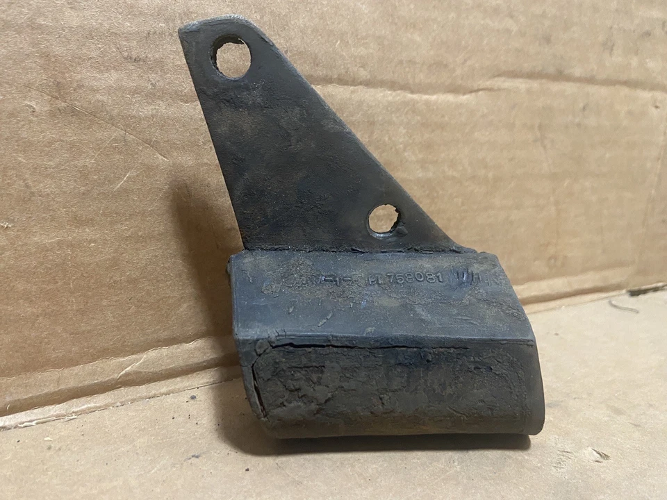 GM 758081 Left Rear Engine Mount - 1949 - 1953 Oldsmobile with 8 Cylinder Engine - Image 2 of 4
