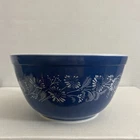 Vintage Pyrex Mixing Bowl 402 Colonial Mist blue w/white flowers 1.5qt