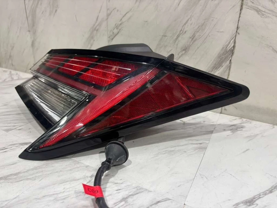 Luz trasera exterior HYUNDAI ELANTRA 2021 2025 OEM LADO DERECHO LED COMPLETO 92402-AA220 Foto 4 de 4