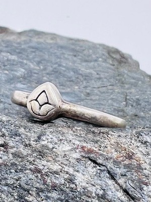 Vintage Satya 925 Sterling Silver Lotus Thailand Signet Ring Size 7