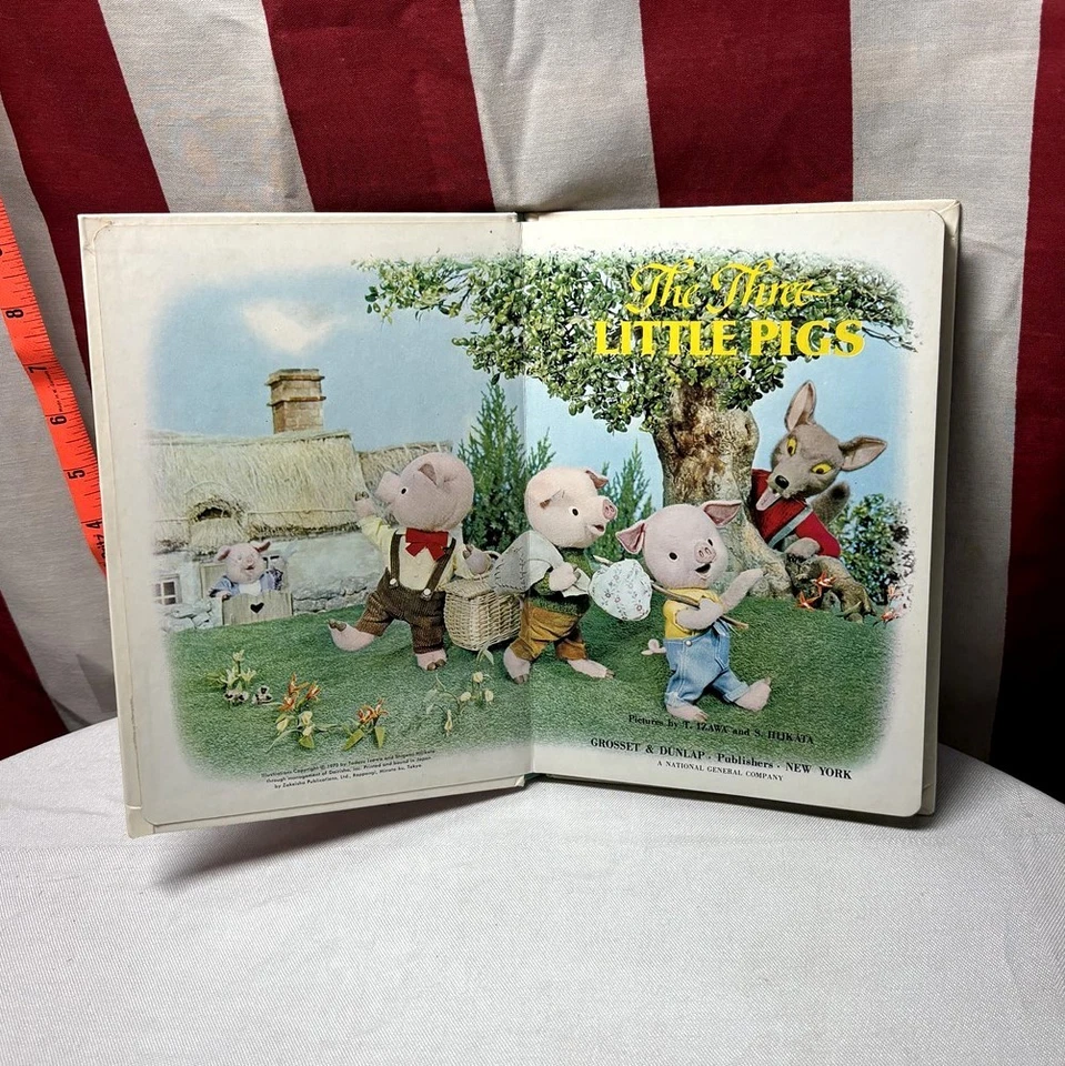 THREE LITTLE PIGS hologram cover Puppet Storybook vtg 1969 Izawa Hijikata  - Image 2 of 4