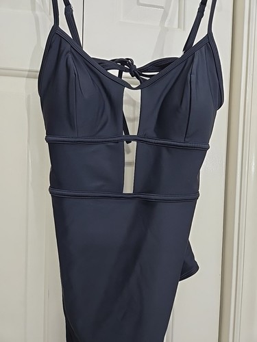 One-Piece Swimsuit Black Cutouts In Cleavage Low Back Sz M Classic Sexy NWT - Picture 2 of 9