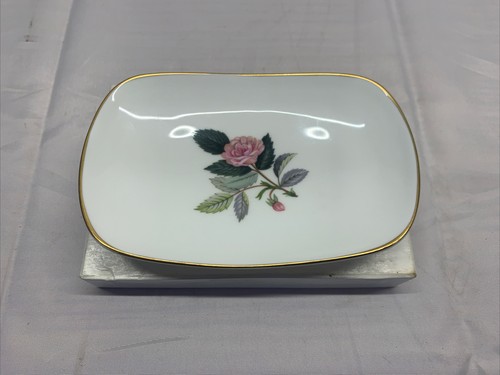 Piccolo piatto sapone vintage Wedgwood Hathaway finiture dorate rosa 5,5 x 3,5" con scatola - Foto 2 di 5