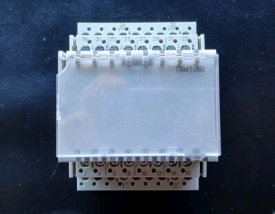 SIEMENS TXM1.8U 8 Universal I/O PLC Module BRAND NEW