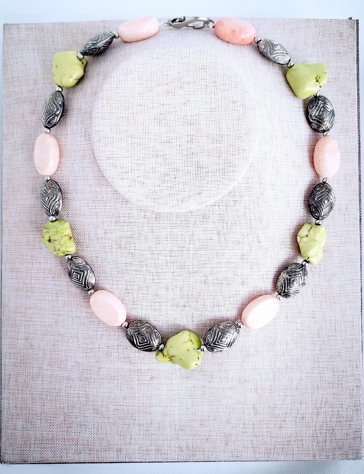 Collar Ovalado Rosa Hierba Coral Barquesa Howlita Antiguo Tíbet Plata Cuentas 17" Foto 2 de 4