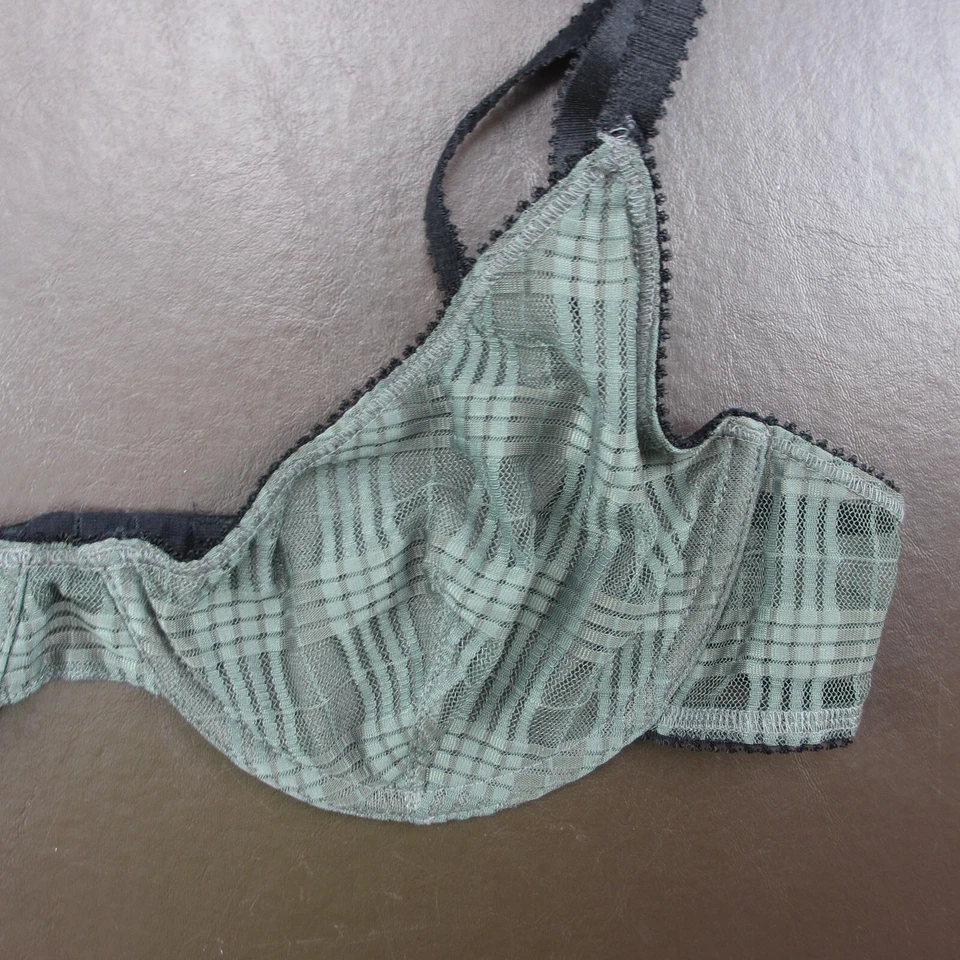 Sujetador Out From Under 36D verde ligeramente forrado con aros cierre ajustable trasero Foto 4 de 4