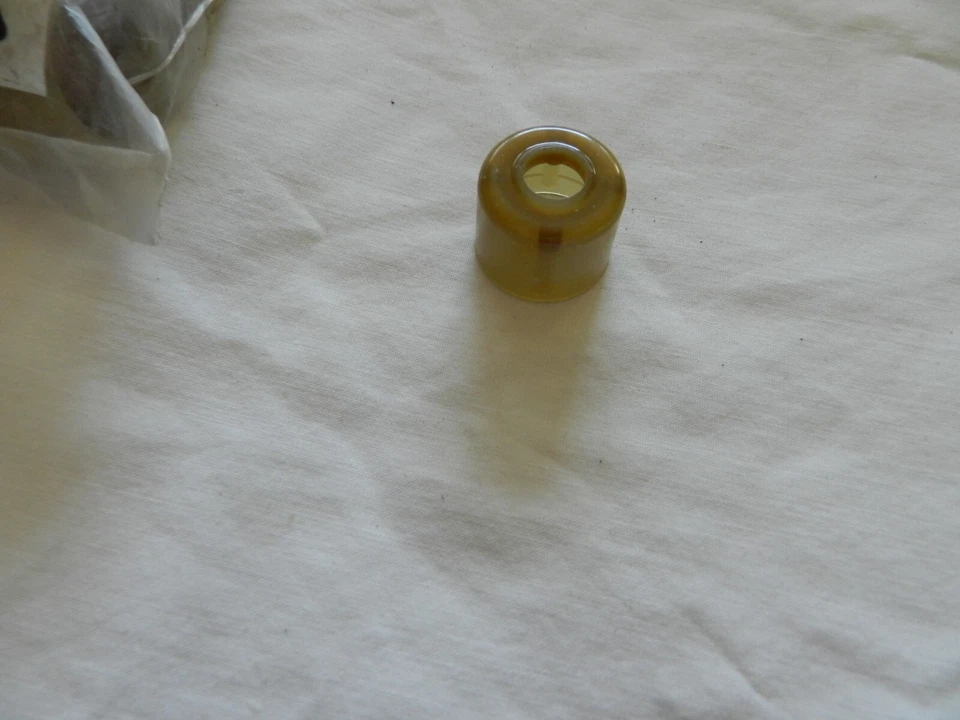 Genuine Mopar parts 8 Pack Jeep 4.2L OEM Engine Valve Stem Seal J3218976 - Image 3 of 4