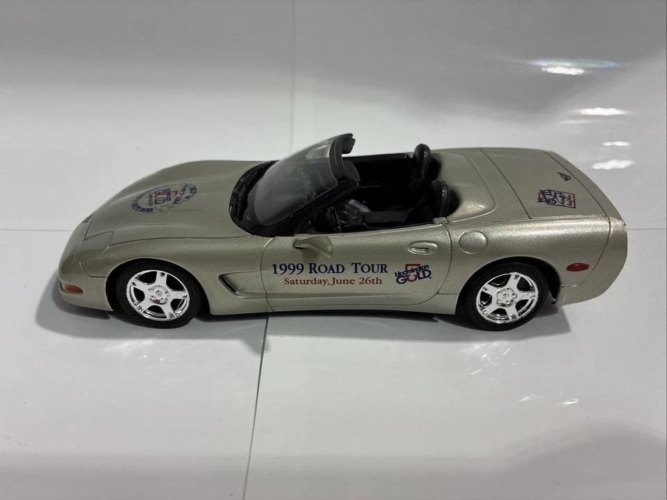1999 Corvette Dealer modelo promocional carro 1/25 C5 Bloomington Gold Road Tour caixa original - Imagem 3 de 4