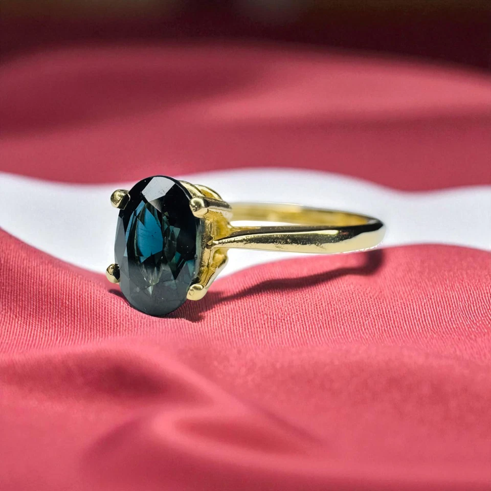 Natural Blue Sapphire Ring in 14K Gold- 1 Carat T.W. -VINTAGE Solitaire Size 6.5 - Image 2 of 4