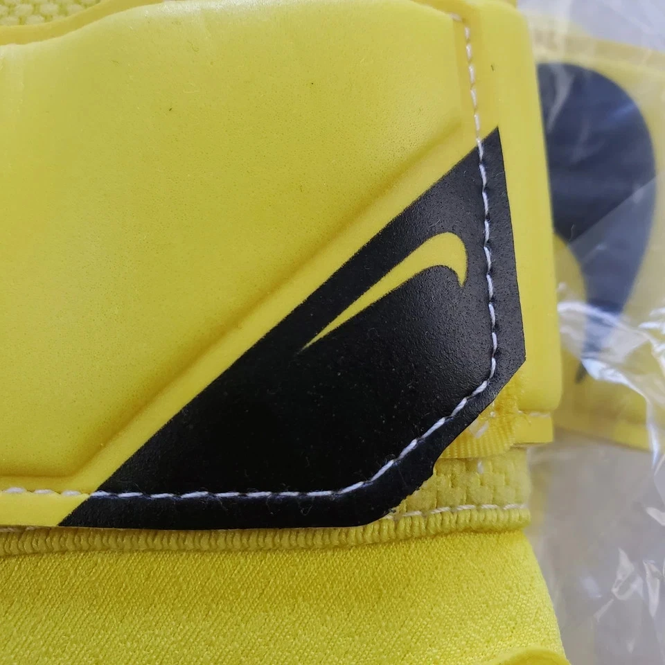 Nike GK Grip3 Goalkeeper Gloves