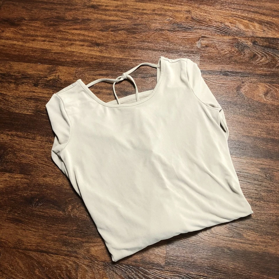 Vestido beige para mujer FOREVER 21 cuello redondo lazo trasero redondo escote redondo talla mediana Foto 4 de 4