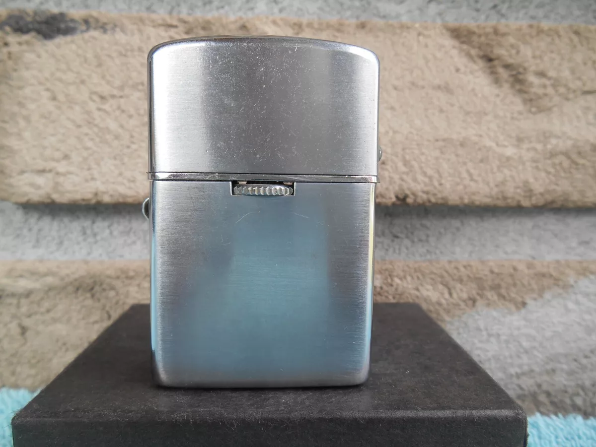 VINTAGE CUSTOM 7 GAS FLIP TOP BUTANE FLAME CIGARETTE LIGHTER