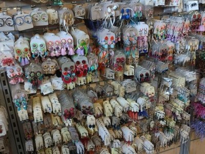 Konvolut 100 Modeschmuck (50 BO + 50 BR) - Marken Ikita, Bohm etc...