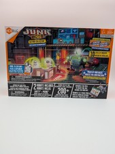 Hexbug Junk Bots Factory Collection Rev s Secret Headquarters 200 Pcs New