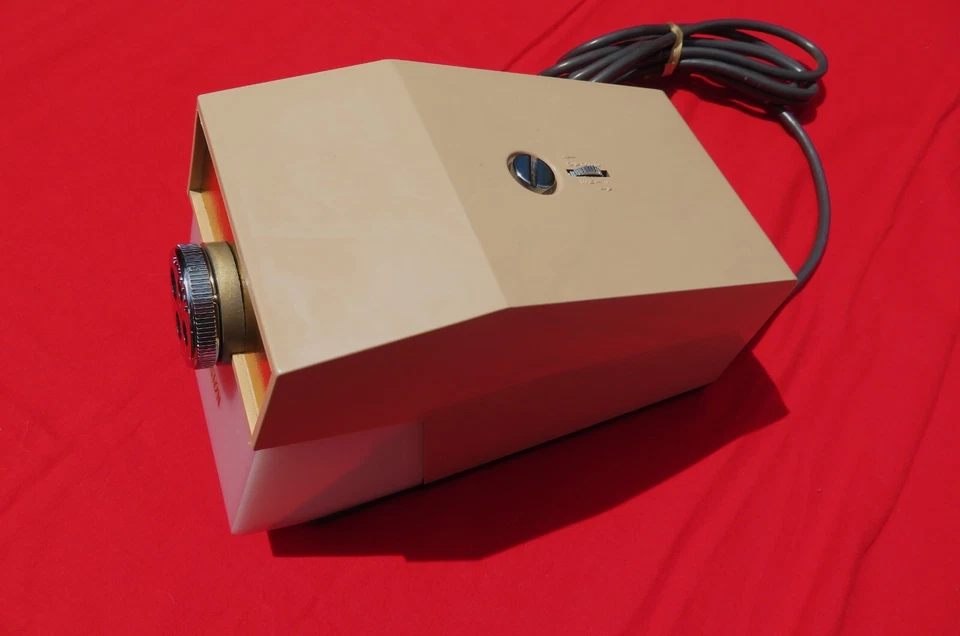 Sacapuntas Eléctrico Vintage Boston Peach Modelo 41 4 Agujeros con Cubierta Probado Foto 3 de 4