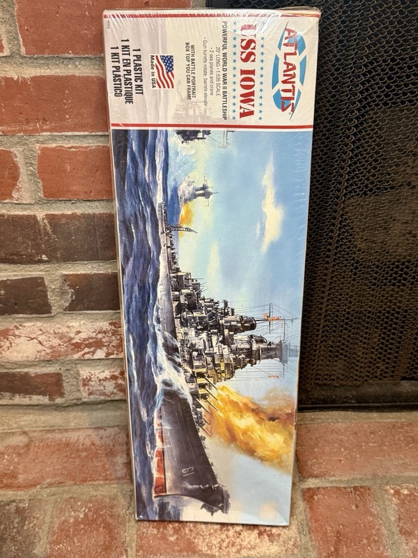 Atlantis H369-USS Iowa WWII Battleship Model Kit 1:535 Scale New Sealed