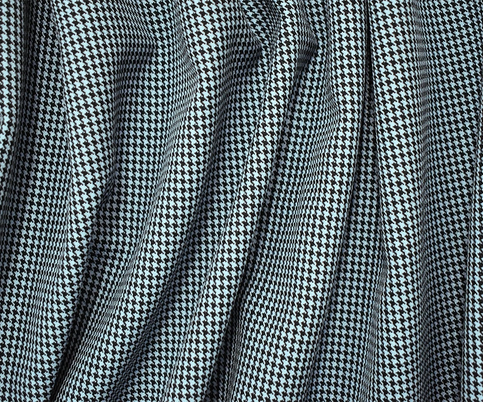 Black-Sky Blue Wool-Poly Houndstooth Woven Twill Suiting Fabric Foto 3 de 4