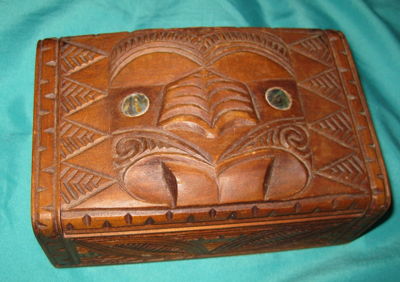 NEW ZEALAND HEART KAURI CARVED BOX PAUA SHELL FACE PETER COATSWORTH