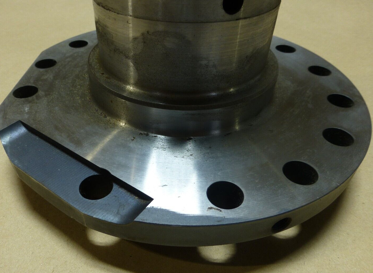 M915 SERIES LEFT HAND SPINDLE OSHKOSH 2031780 DAIMLER 2031780 