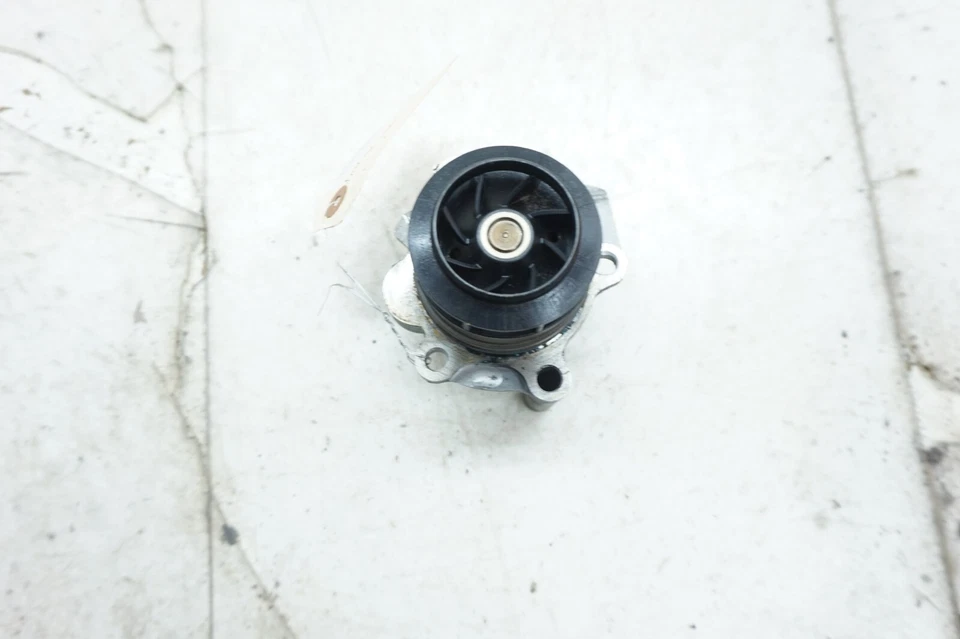 Водяной насос двигателя 2,0 л 2012-2015 Volkswagen Passat от оригинального производителя - Изображение 4 из 4