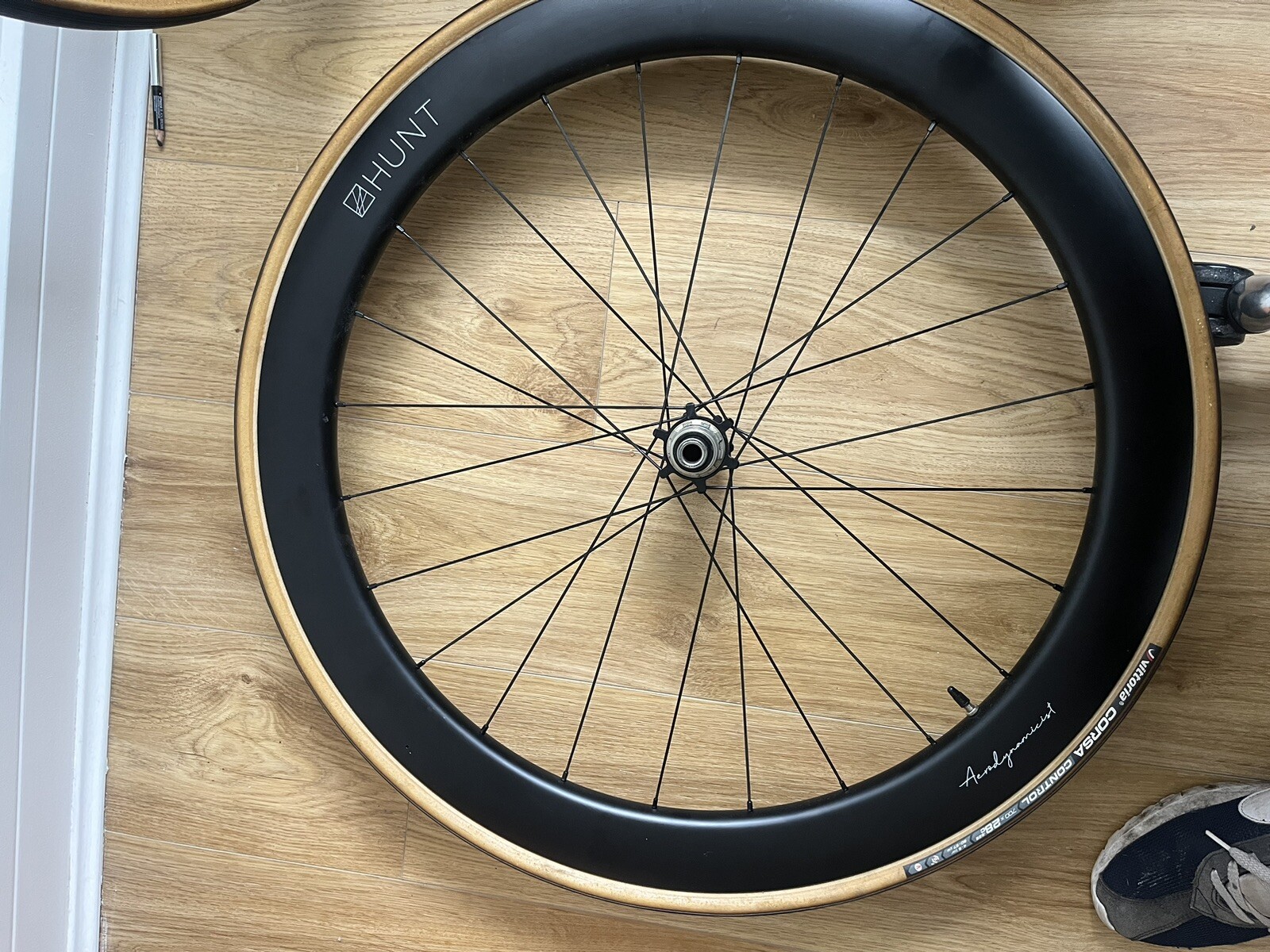 hunt 44 aerodynamicist carbon disc wheelset