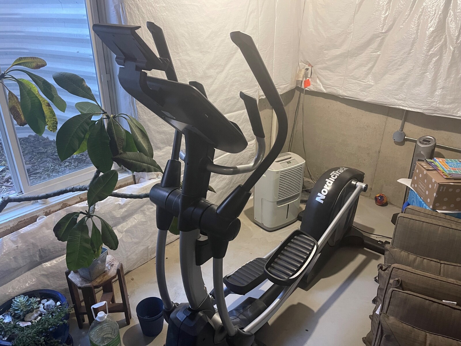 NordicTrack Spacesaver SE9i Elliptical