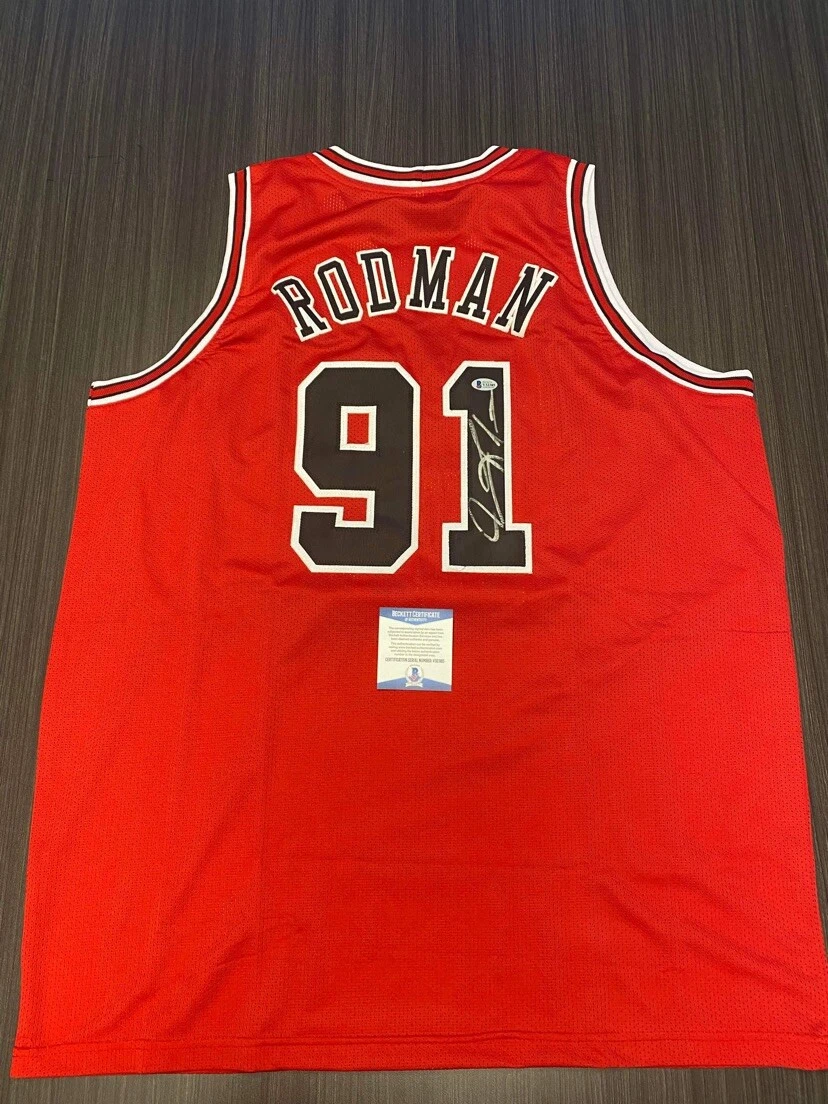 Dennis Rodman Signed Chicago Bulls Jersey beckett COA 