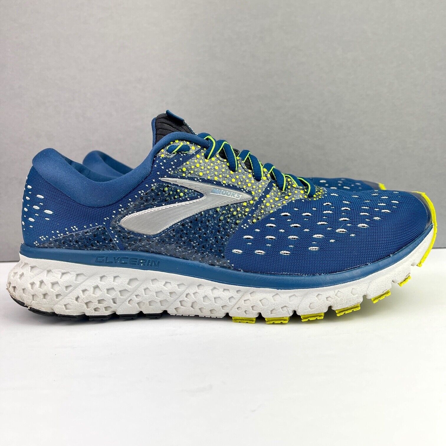 mens size 16 athletic shoes