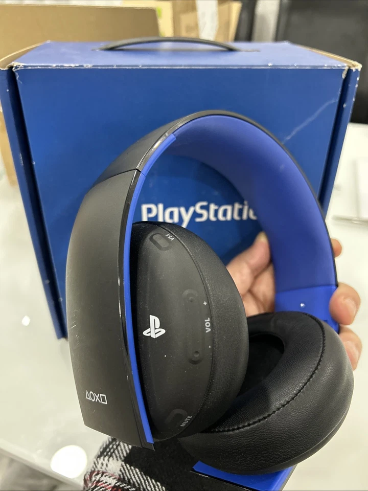 Sony PS4 - WIRELESS STEREO HEADSET 2.0 mit Karton - Sehr Guter Zustand - Bild 2 von 4